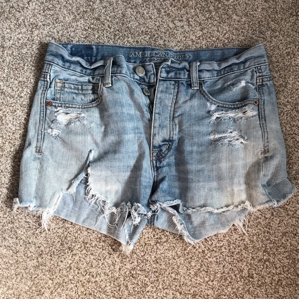 DISTRESSED American Eagle jeans